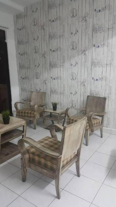 3Rooms 10Pax Mc 5 Star Hotel Sofa&Bed Mrt Mcd Axiata Seri Kembangan Εξωτερικό φωτογραφία