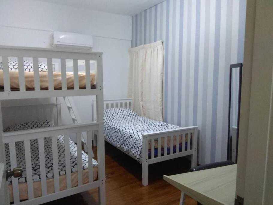 3Rooms 10Pax Mc 5 Star Hotel Sofa&Bed Mrt Mcd Axiata Seri Kembangan Εξωτερικό φωτογραφία