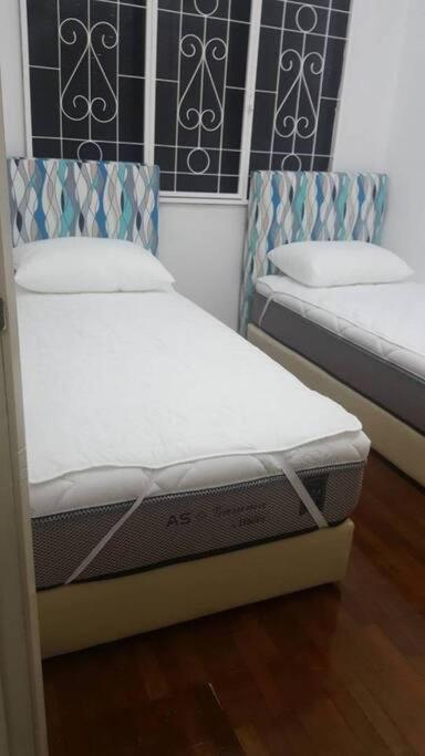 3Rooms 10Pax Mc 5 Star Hotel Sofa&Bed Mrt Mcd Axiata Seri Kembangan Εξωτερικό φωτογραφία